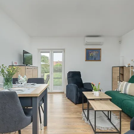 Beautiful House With A Garden For 6 People In Budzistowo By Renters *